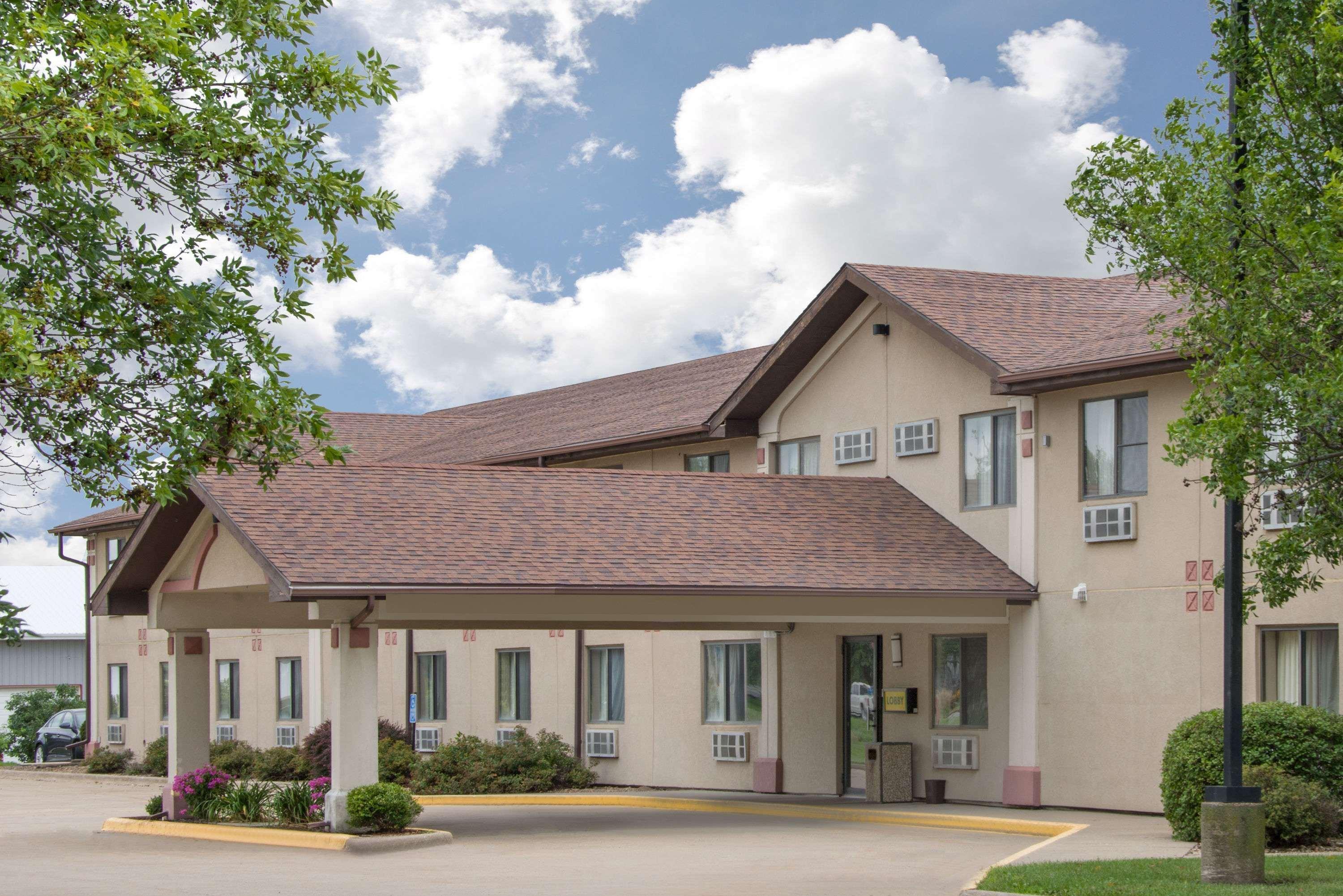 Super 8 By Wyndham Knoxville Exterior photo