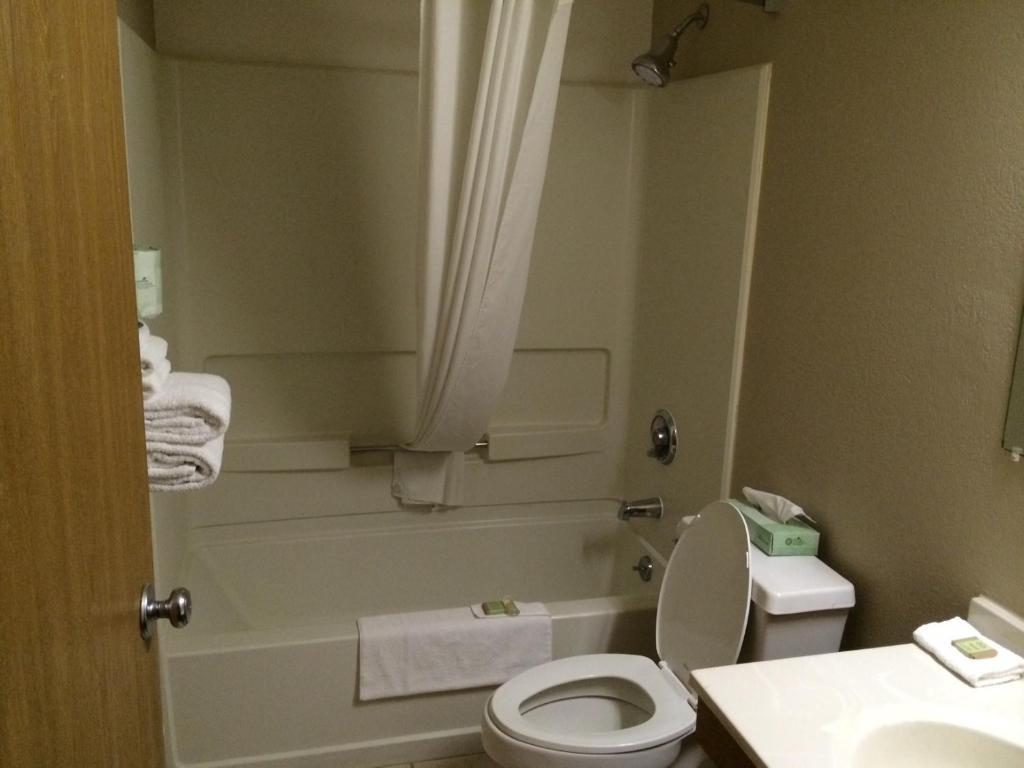Super 8 By Wyndham Knoxville Room photo